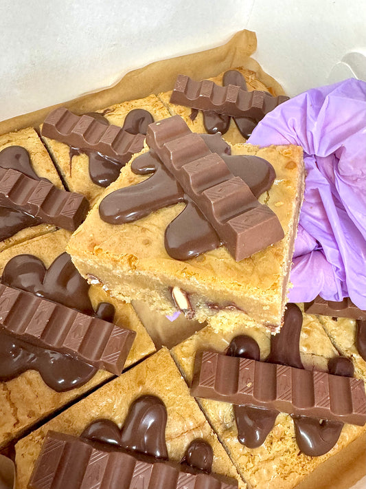 Kinder Blondies